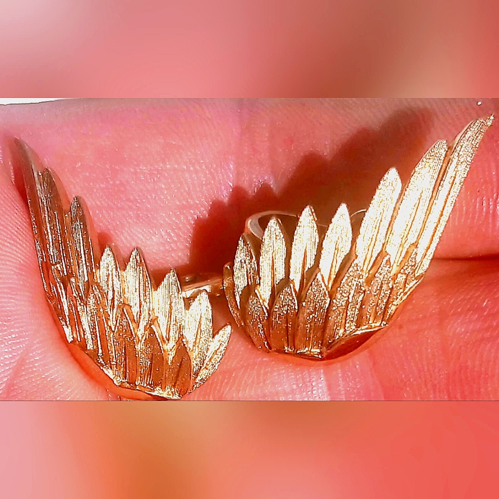 Vintage Clip-on Wings Crown Trifari Earrings Gold Tone Rare